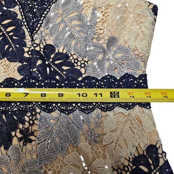 Adelyn Rae Palm Crochet Lace Blue V-Neck Flutter Sleeve Midi Size Dress Size S - Picture 14 of 15